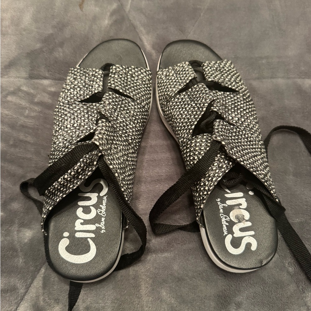 Circus by Sam Edelman Black & White Woven Tie Slide Sandals